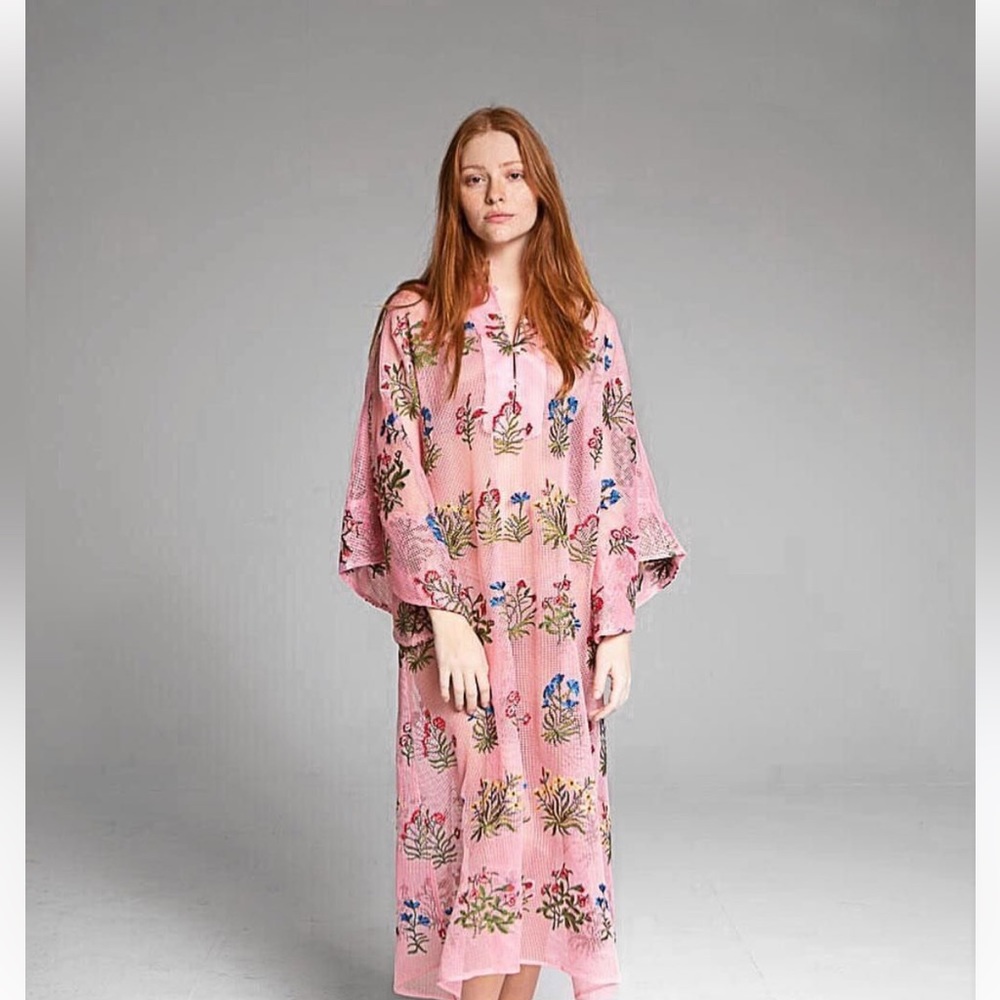 SEARCHING FOR LA VIE STYLE HOUSE CAFTANS!! Message me!!